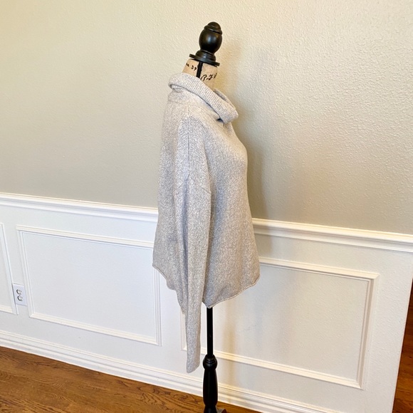 ~ Athleta ~ long sleeve wide turtleneck small - Picture 3 of 6